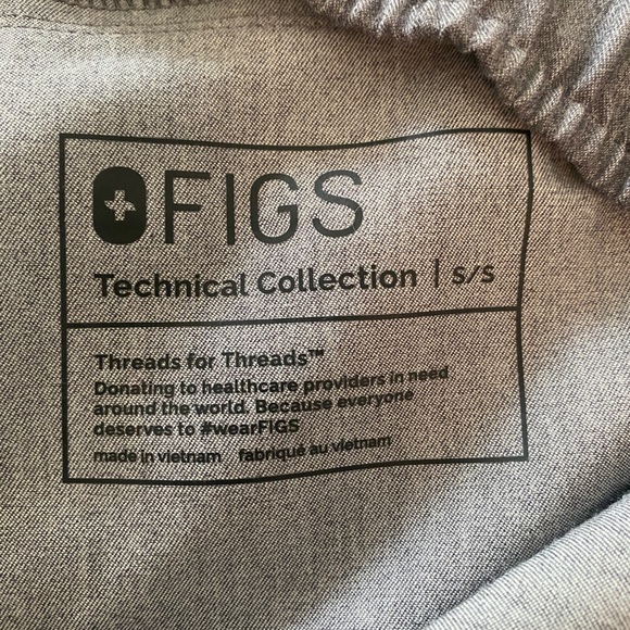 Slightly used Figs Men scrubs technical collection small - Picture 4 of 4